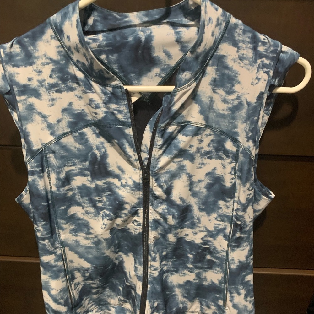 Lululemon vest blue size 8